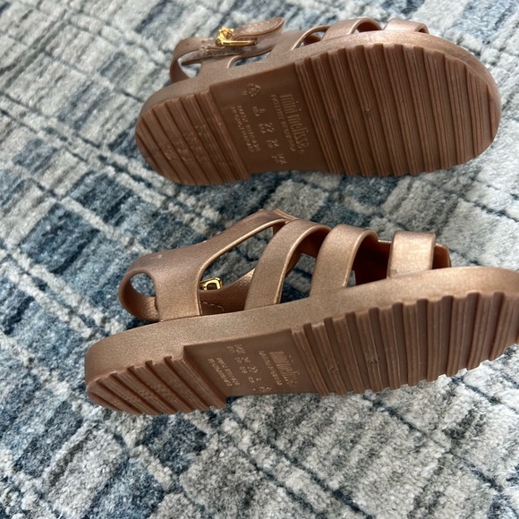 Mini Melissa Gold Toddler Size 8 Sandals - Picture 3 of 3